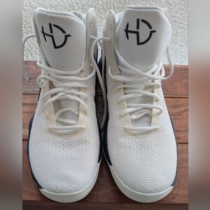Size 15.5M - Nike Hyperdunk 2017 basketball shoes.